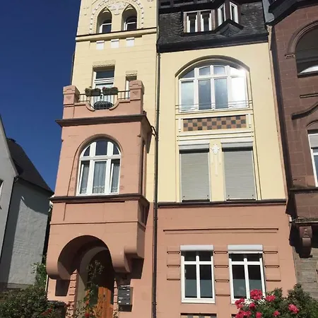 Trina 贝恩卡斯特尔-屈斯