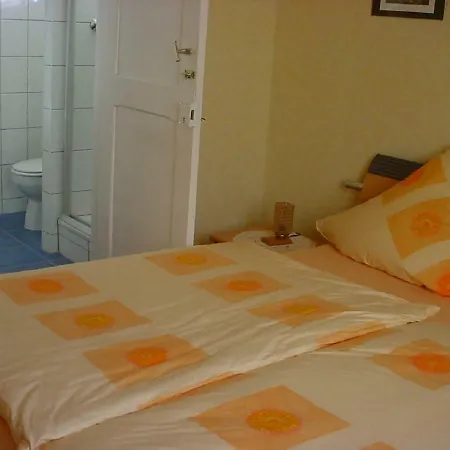 Trina * 贝恩卡斯特尔-屈斯