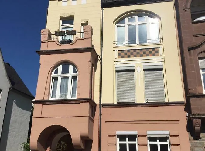 Trina Bernkastel-Kues